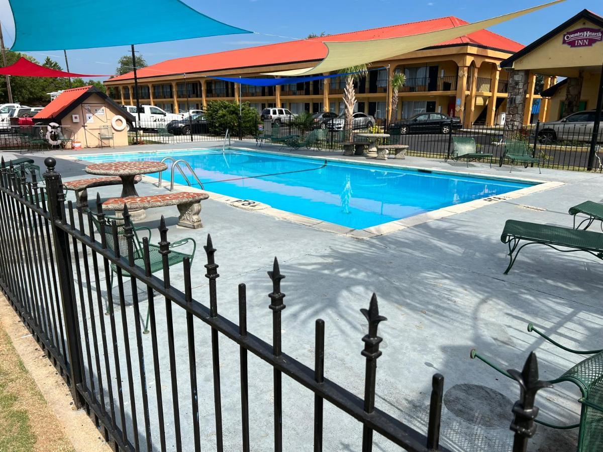 Country Hearth Inn & Suites CartersvilleCartersville  Kültér fotó