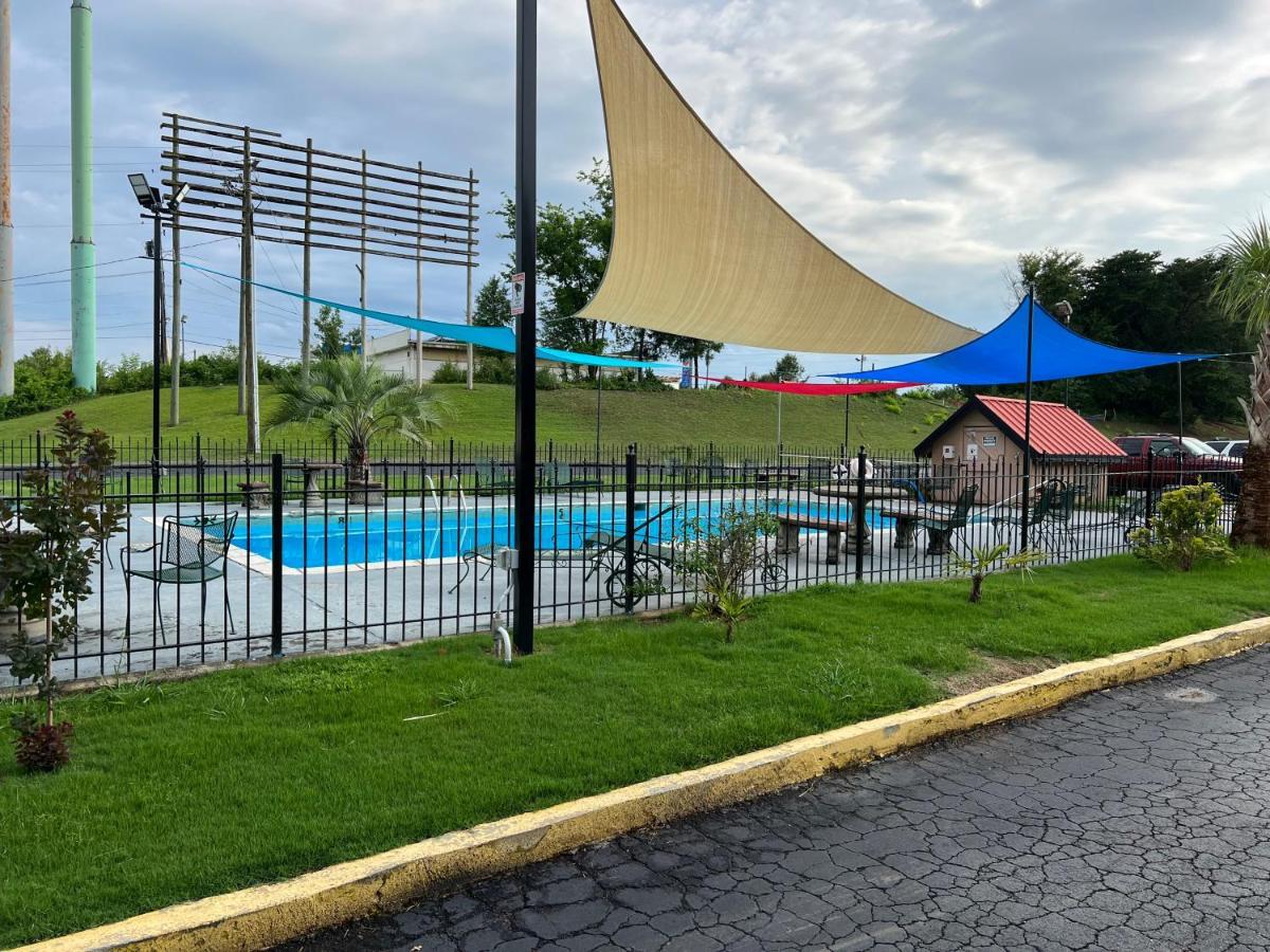 Country Hearth Inn & Suites CartersvilleCartersville  Kültér fotó