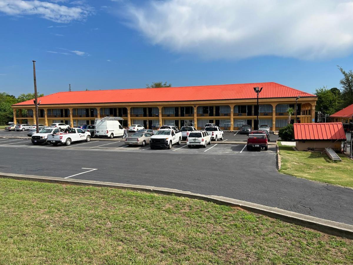 Country Hearth Inn & Suites CartersvilleCartersville  Kültér fotó
